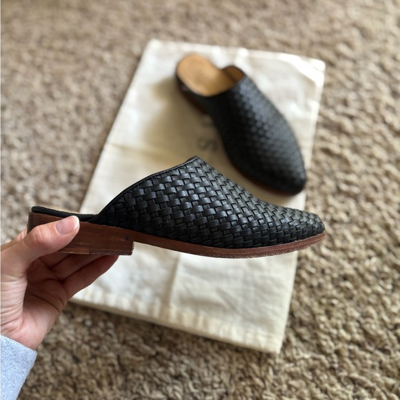 *SOLD* Nisolo Black Leather Woven mule slides - Picture 1 of 5